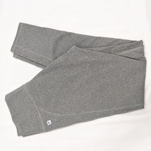 Fabletics Gray 7/8 Crop Leggings Workout Gym Wear Solid Light Gray High Waist S